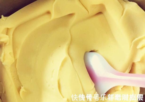 不加一滴水，在家自制高颜值无添加绿豆糕，冰凉软糯入口即化