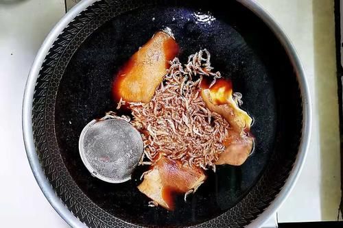 年夜饭菜品之卤水猪耳朵，醇香爽脆味美，下饭下酒都合适