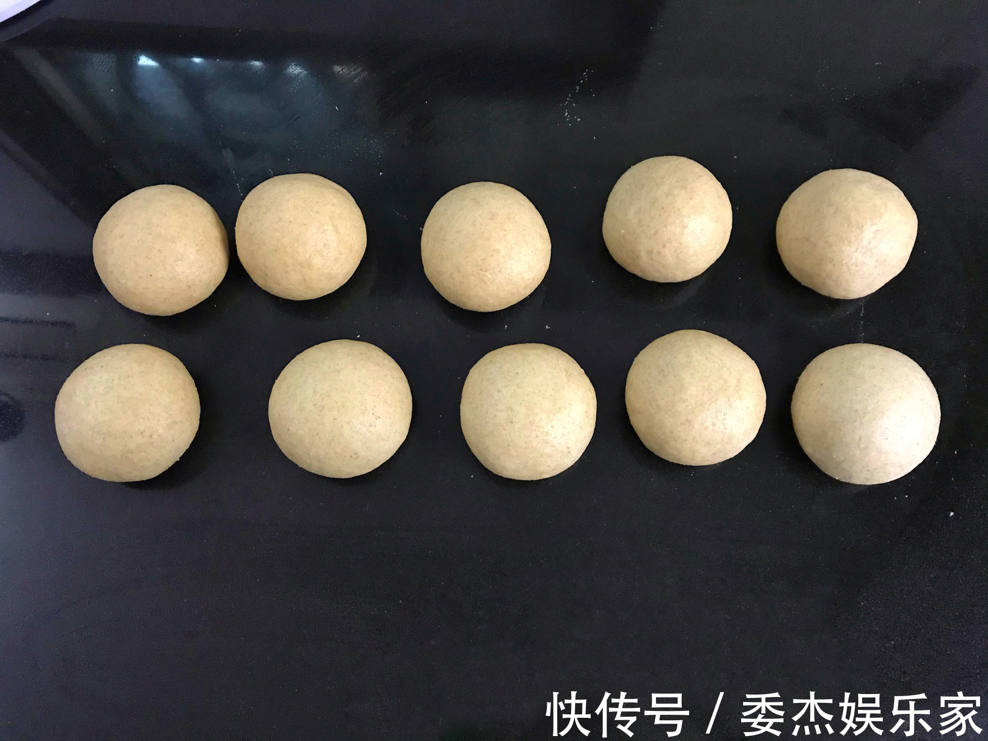 蒸馒头|蒸馒头用冷水还是用开水教你正确做法,馒头蓬松暄软不塌陷