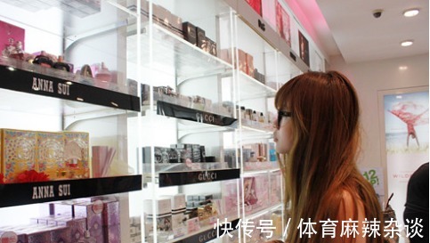肤质 离职柜姐透露 在专柜买护肤品时, 最好别信这3句话, 都是哄你的!