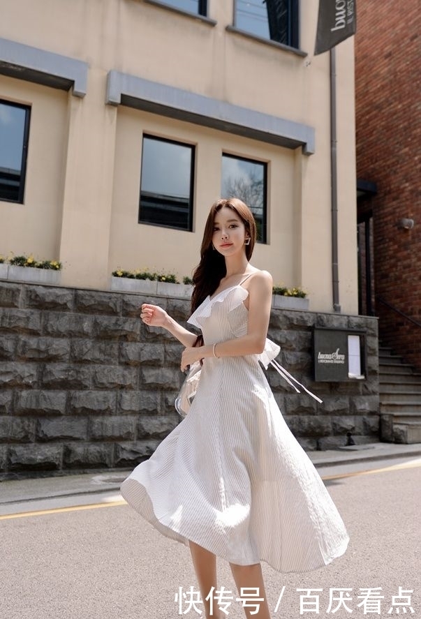 韵味十足的连衣裙,简约又显气质,尽显优雅女神范