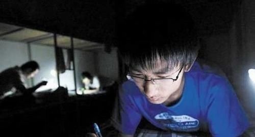 家长|初中生心脏突然刺痛一下?多半是这3个原因,家长们要重视了