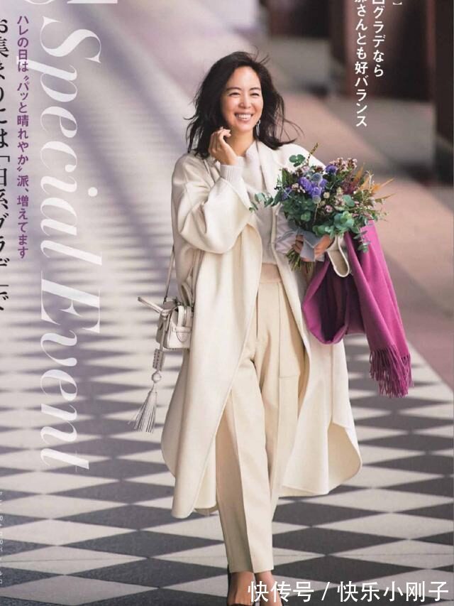 气质 今冬流行穿白色裤子,气质简约又高级,搭大衣、羽绒服都好看