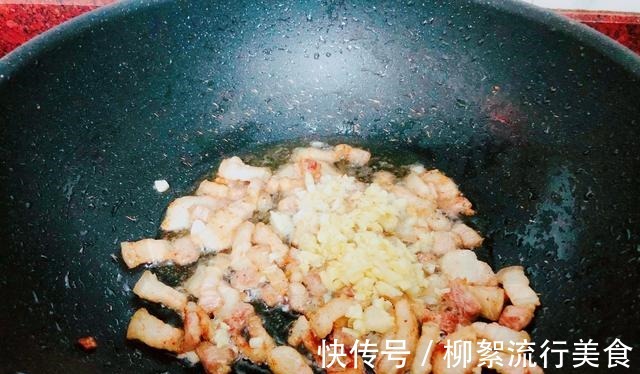 五花肉|建议老年人如果不差钱尽量多吃这种食物,腿脚有劲,身体硬朗!