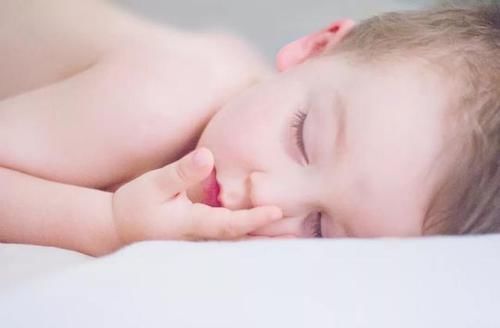 智力|李玫瑾教授：孩子睡觉时有这三个反应，暗示脑部发育快，更聪明