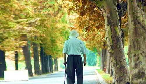 血糖|糖尿病“祸根”被发现,经常有4个行为,血糖很难稳定下来