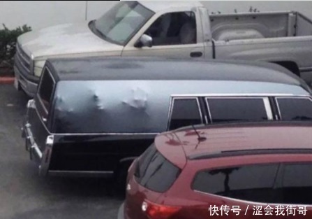 低估|搞笑GIF段子:妹纸低估了自己的体重啊