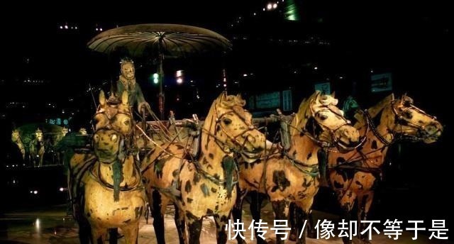 考古学家&秦始皇兵马俑是用真人烧制而成这尊裂开的兵马俑,揭开所有谜底!