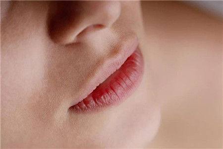 起床后嘴巴干澀的原因以及調(diào)理方法