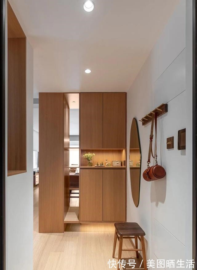 洗衣机|68平的精致两居室，独居小妹妹真懂生活，双面柜的设计非常巧妙！