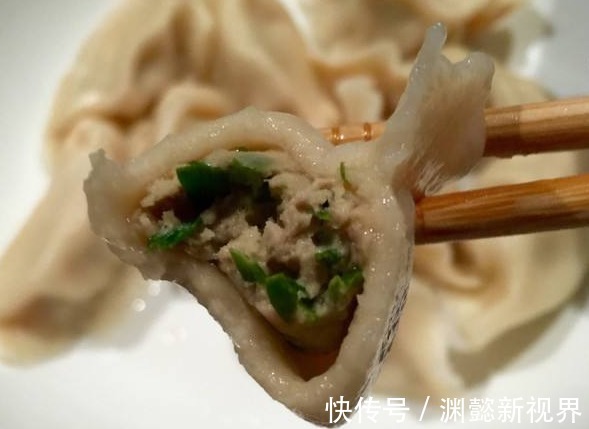 做韭菜饺子时,有3个料不能放,总有人错放,难怪饺子吃起来不香