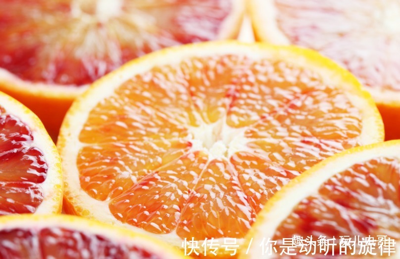 喜欢橙子不如种红玉血橙，不仅品质上乘，细软多汁，还具玫瑰香味