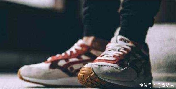 搭理|商场导购员说漏嘴:穿这3种鞋子进店的女人,一般懒得去“搭理”