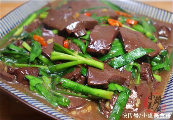 铲子|炒猪血时，马上下锅就错了！牢记这一招，猪血嫩滑无腥味