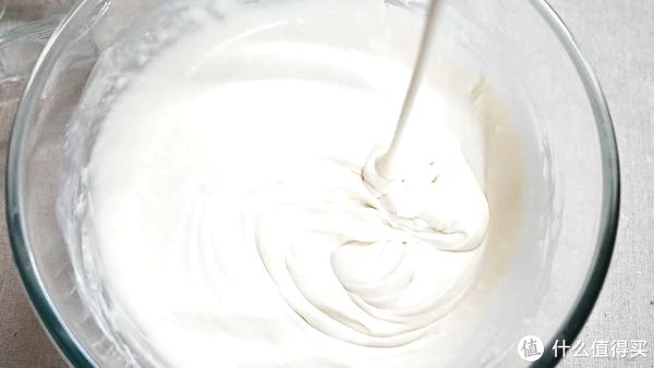 不用烤箱，平底锅就能做出松软如蛋糕的松饼，简单到没朋友