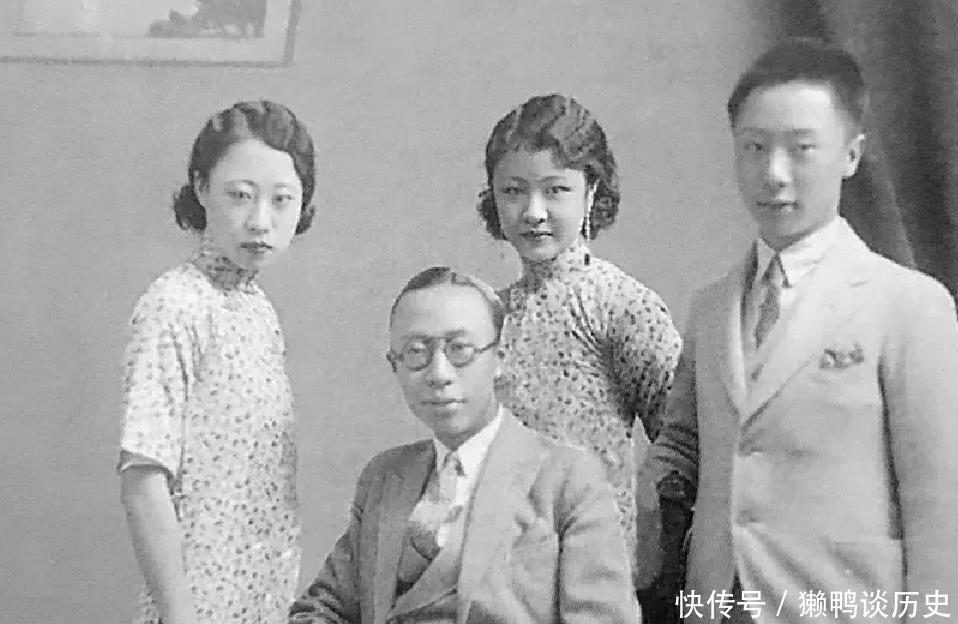 法庭|晚清最后一位皇帝溥仪老照片在法庭上被训话，带妻子游故宫