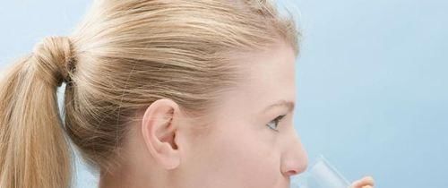 有个|手上有个“通便穴”,便前按压5分钟,便秘患者的福音,看看吧