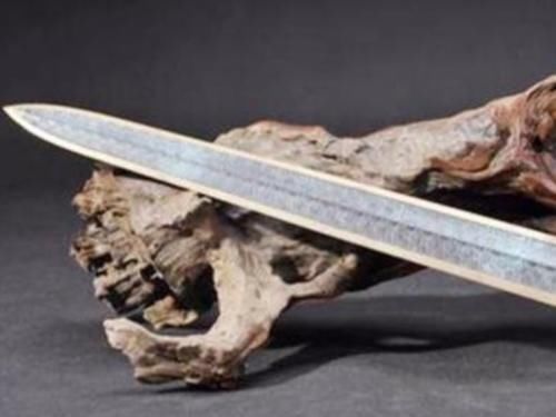 照射|越王“勾践剑”千年不锈,专家将其放在X光下照射,惊呼这不可能