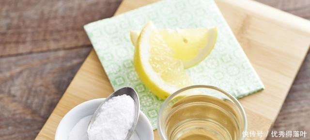 都是白色粉末，小苏打和食用碱有啥区别用法差别大，别再用错了