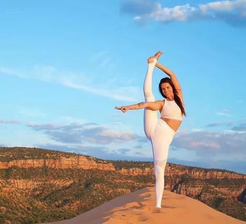 动作|怎么像她一样练出引以为豪的好身材?从这7个动作开始