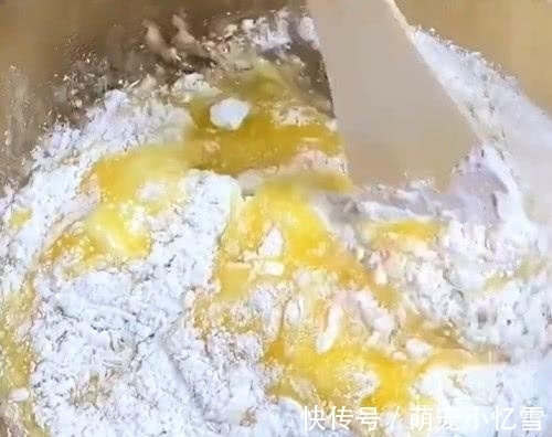 我家做蛋糕从不用烤箱,不用打发蛋白霜,超级简单,人人在家都能做!