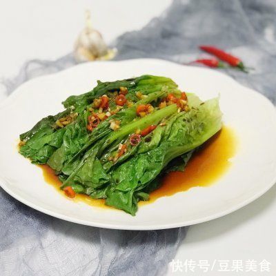 生菜不炒才更好吃，3分钟就能搞定，脆嫩爽口，上桌就被抢光