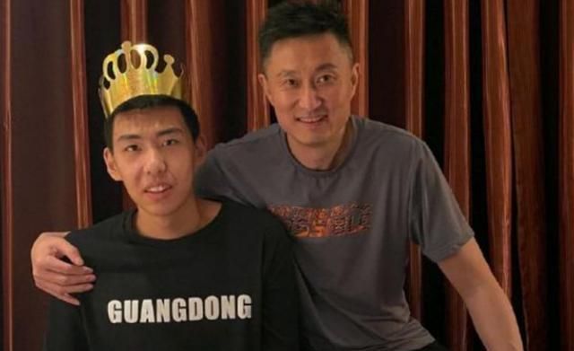 广东宏远队|广东宏远喜讯不断！超级外援回归，2米26小巨人迎首秀，有望4连冠