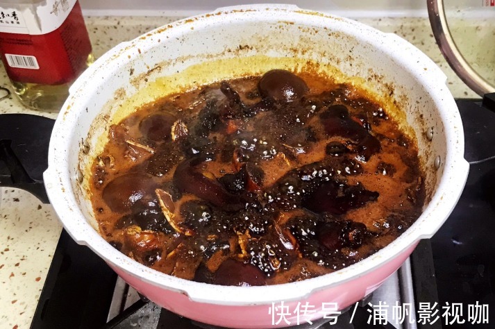 猪脚|猪身上这个“宝贝”，跟鸡蛋一起吃，从此告别手脚冰冷，记得多吃