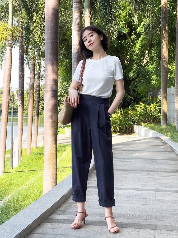 单品|奔三奔四的女性，夏季多穿这些基础款单品，显瘦洋气又高级