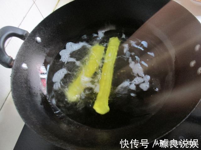 配比|炸油条不用泡打粉,2步炸出大泡油条,酥脆好吃真简单,值得收藏