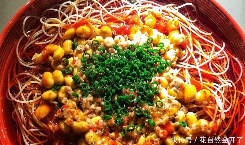 东北女孩晒家乡小吃在朋友圈火了,网友:看饿了,求蹭饭!