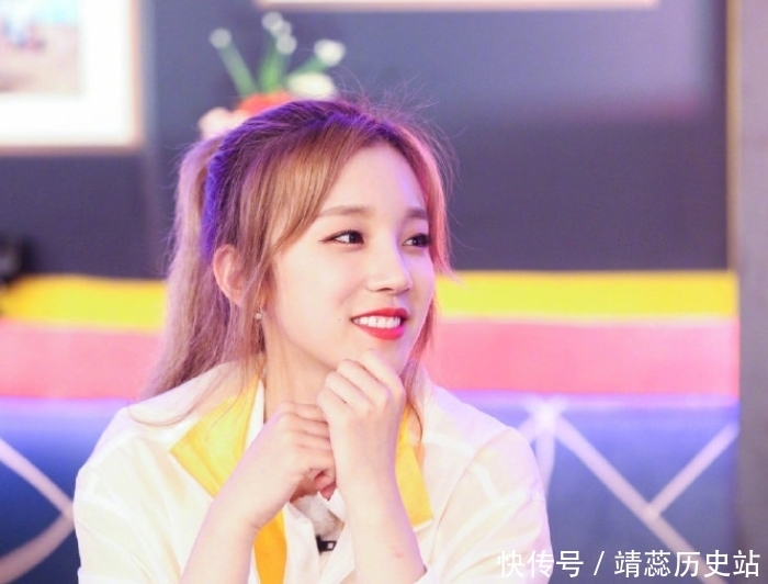 奔跑吧9都市海报,三位元老稳站中间位,两个新嘉宾却区别对待