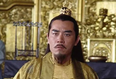 临死前|大臣被判死刑,临死前拿出“免死金牌”,皇帝:你怕是忘看背面了