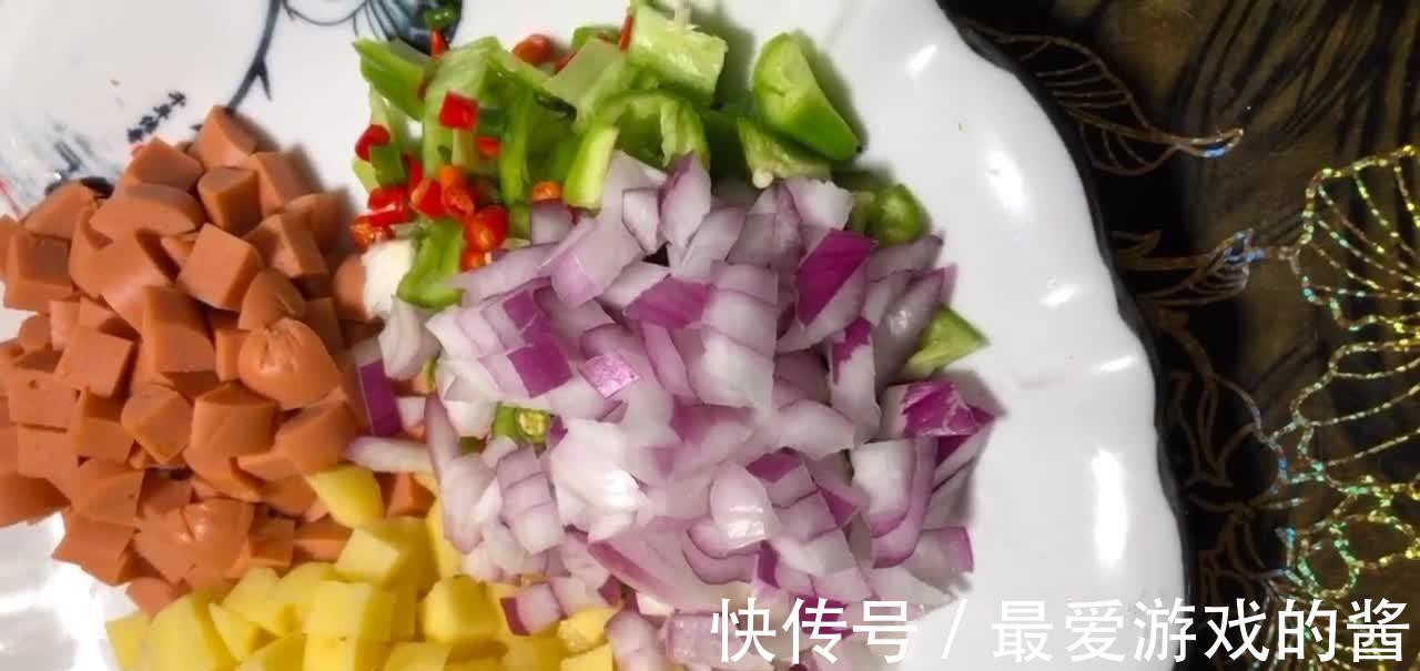 土豆的新吃法，香辣味美香味独特，吃起来另一番滋味！