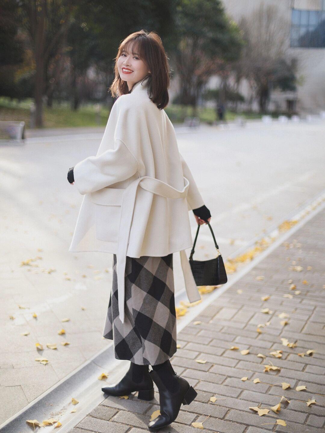 百搭 今年流行羽绒服搭配针织裤,穿上身百搭又时尚!