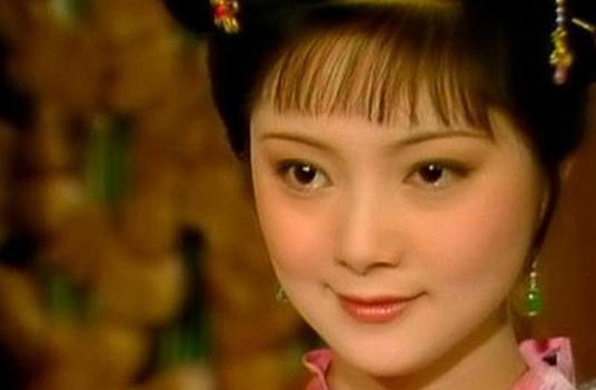 赵姨娘!红楼梦:蘅芜苑为什么布置得如“雪洞一般”?很多人没读懂薛宝钗