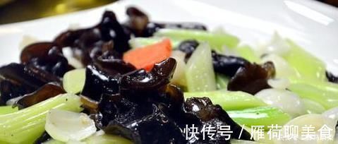 气色|黑木耳配上此物,子宫干净了,气色好了,女人不想满脸皱纹可尝试