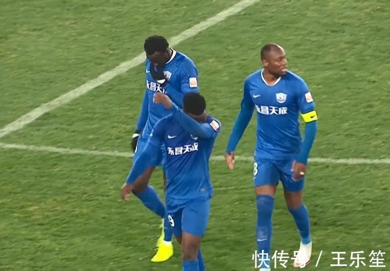 桑戈爾|中超排名更新，申花遇阻，兩隊連勝反彈，保級隊兩球員內(nèi)訌被罰下