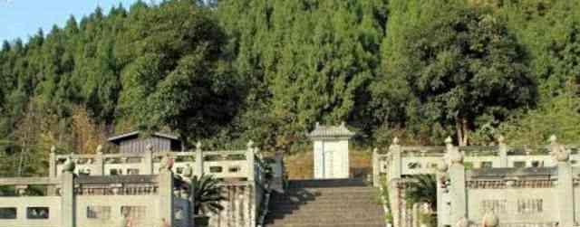 袁天罡|为什么李淳风的墓都被挖烂了,旁边袁天罡的墓却无人敢盗