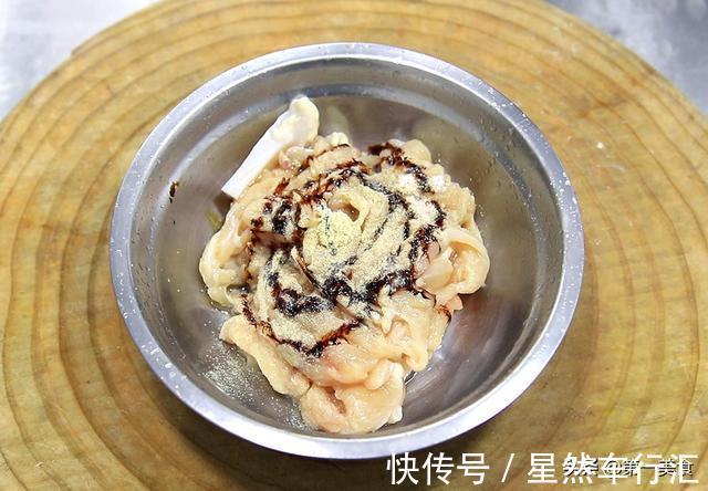 解馋|鸡胸肉这样炒着吃，又嫩又滑，搭配这几种菜，营养均衡又解馋