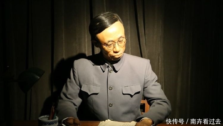 晚年|溥仪晚年怎样？曾遇到3件事，1件事令他开心，其他2件却很尴尬