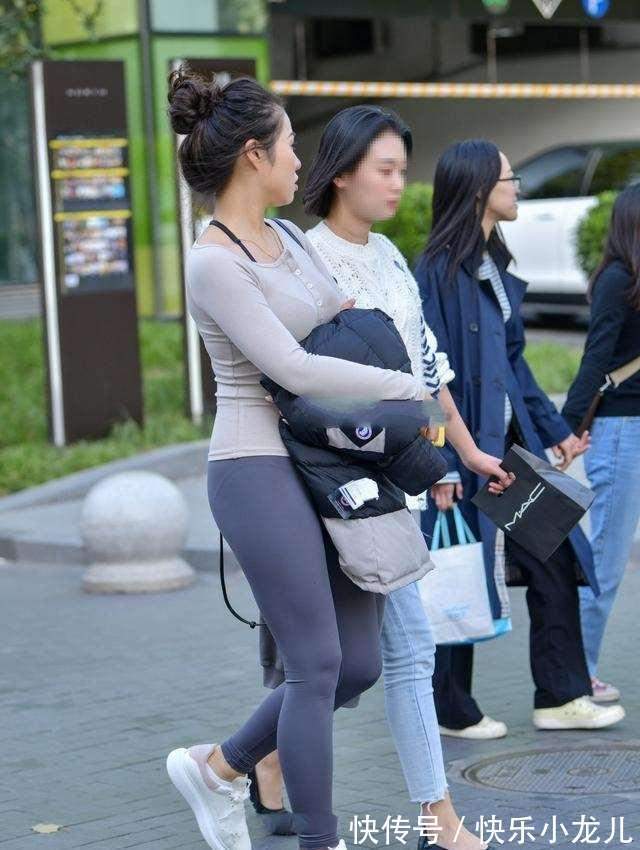 气质 潮流个性的瑜伽裤穿搭彰显一丝活力,穿出你想要的美感,气质高贵