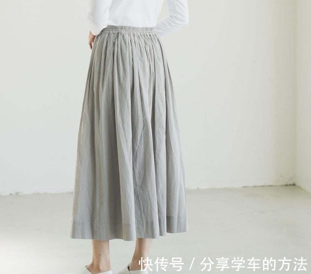 主妇 日本主妇的“极简风”搭配,运用“黑白灰”,穿搭出一身高级气质!