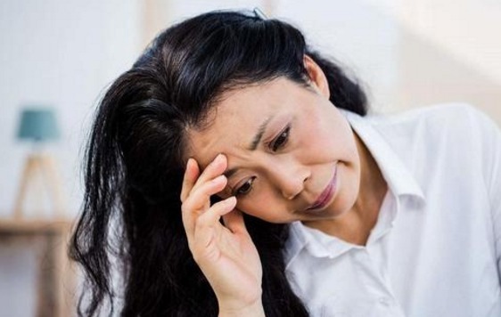 子宫|子宫“脏兮兮”的女性，身上会有3处“疼”，不要撑到宫颈癌