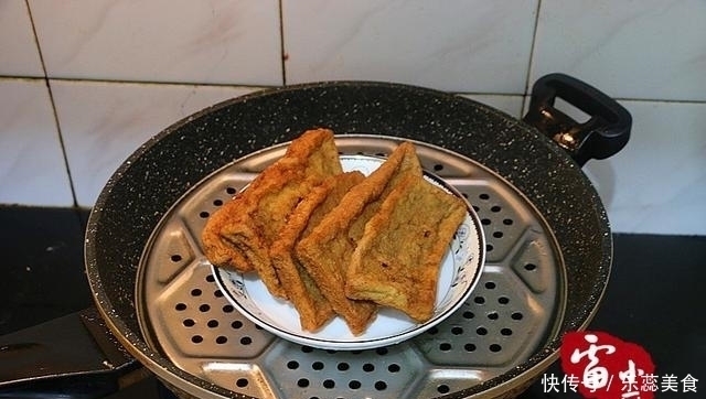 这东西一年才吃上一次,馋死了,端上桌都抢着吃,家乡的味道啊