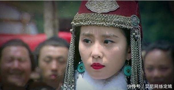 遗言|奇女死前要求葬在小山包上，遗言：会有天子来守墓