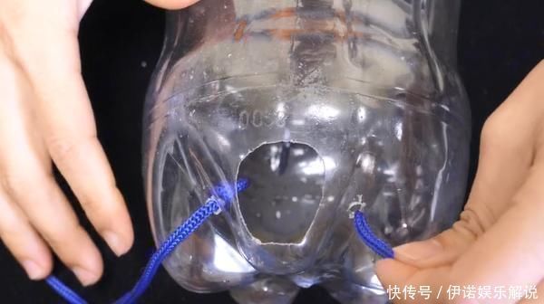 妙用|大号塑料瓶不要扔,在瓶底穿2根绳子太厉害了,家家户户都需要