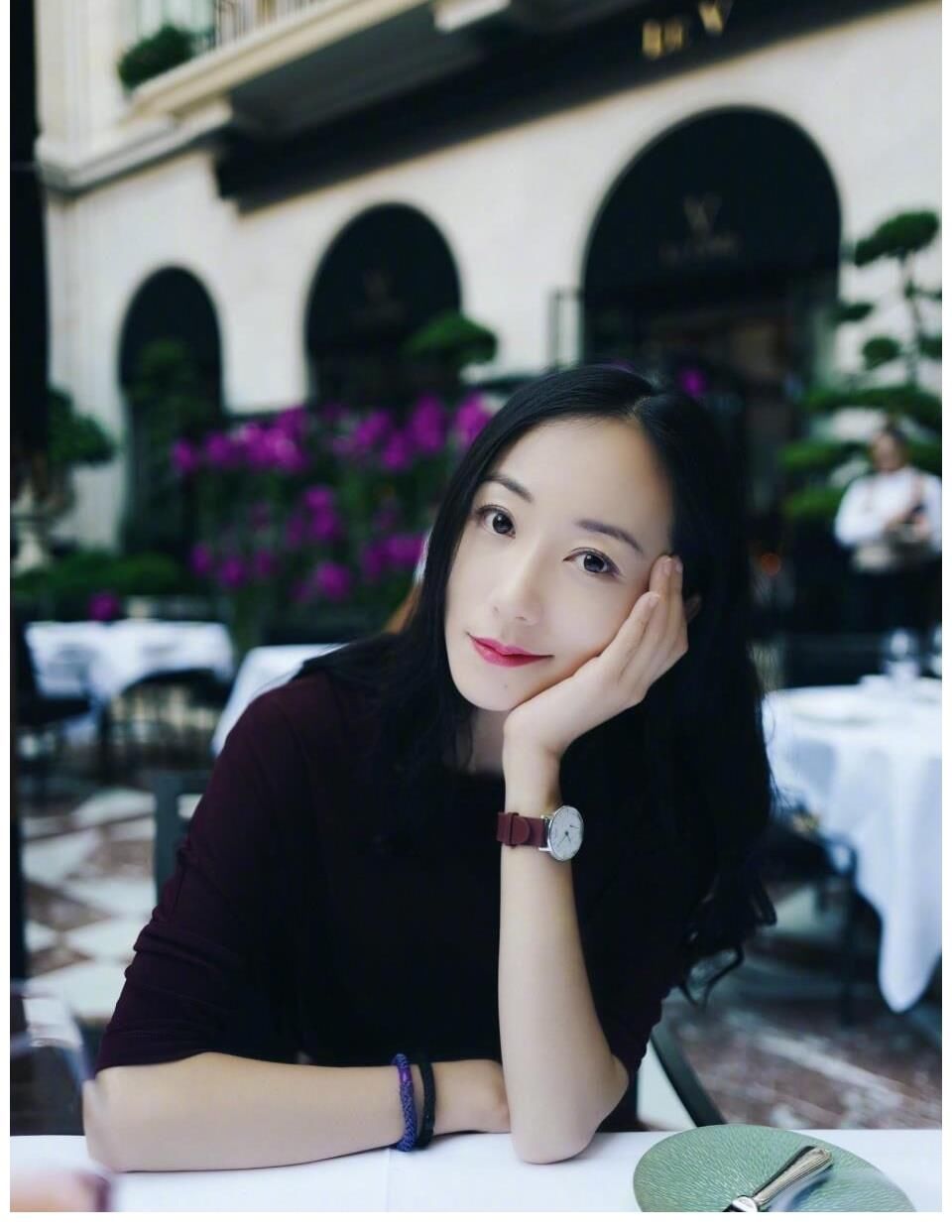 跨界当导演备受争议，她的走红史才霸气