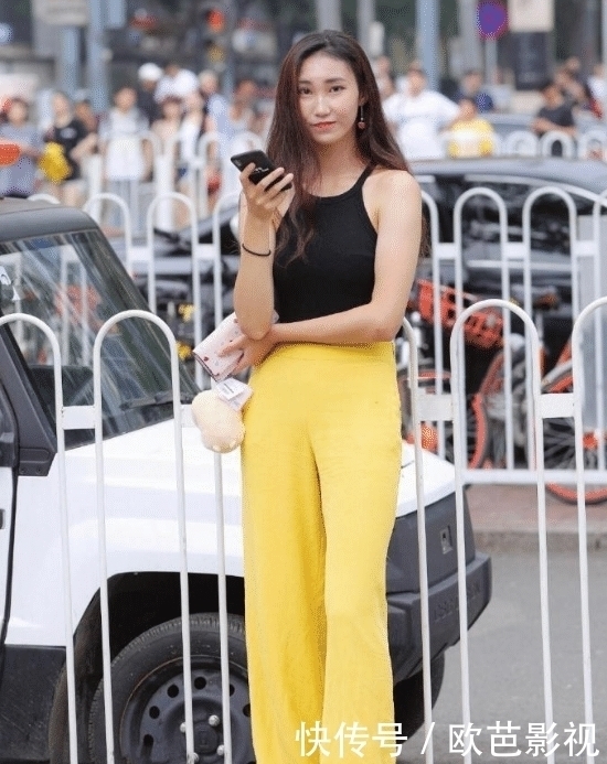 没有任何束缚的肥裤子,不适合高瘦的阿姨穿吧