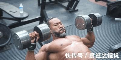 世界冠軍|靠飽滿胸肌成為世界冠軍享譽健身圈塑造胸肌無關動作需要細節